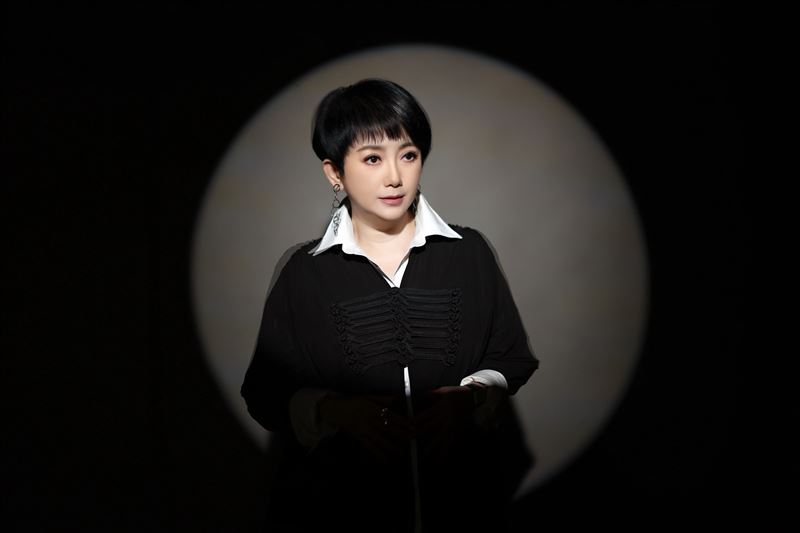 資深藝人周思潔近日揭露30年前赴美演唱驚險往事。(圖/萊格悠國際文化有限公司)