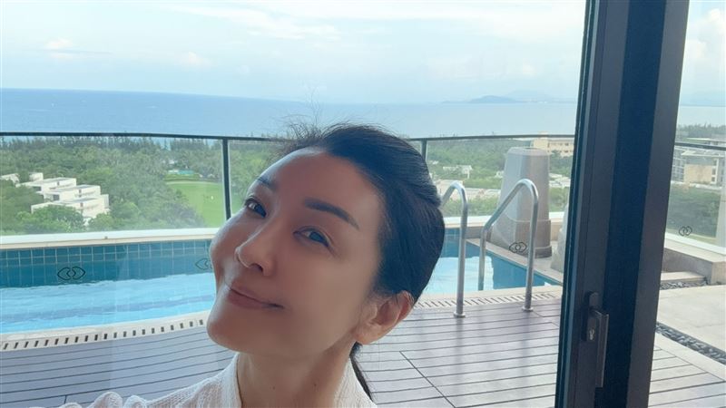 伍詠薇透露,曾接受女名人邀約,沒想到卻掉進陷阱。(圖/翻攝自伍詠薇臉書)
