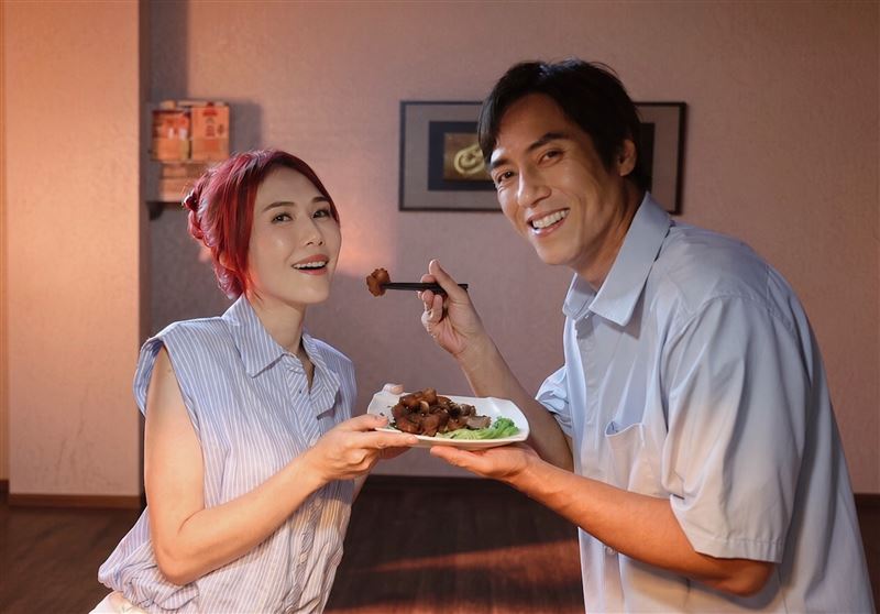 吳申梅找莊凱勛合作新歌。(圖/喜上梅梢娛樂 提供)