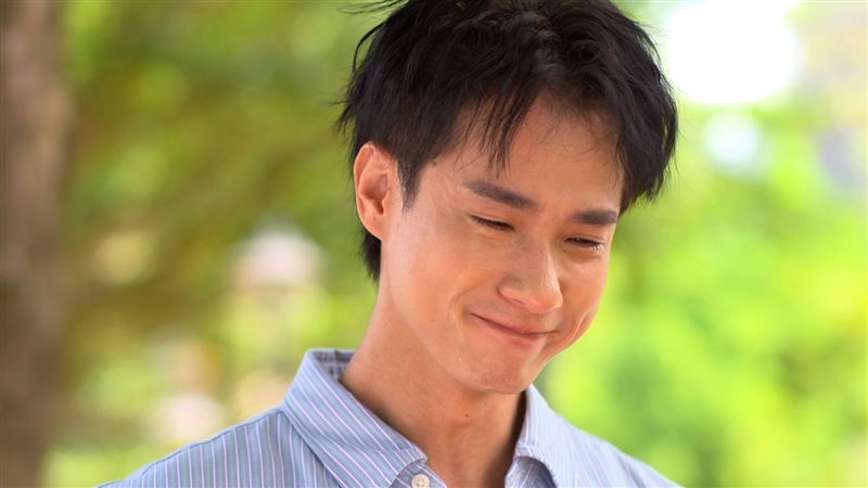 宮美樂飾演的萬珍珍,因不受男友爸爸喜愛,為了這段感情只能忍痛提出分手,與盧彥澤飾演的「彭子偉」走到令人鼻酸的分手關頭。(圖/民視提供)