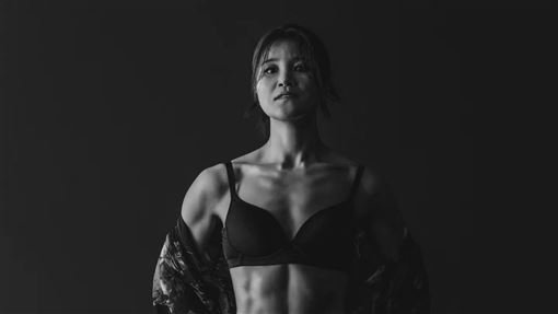 韓女星為愛隆乳假體突爆裂　她陷自卑憂鬱