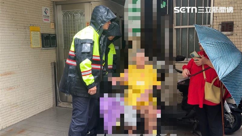 薔琵風雨害八旬婦跌倒　內湖警民合力撐傘