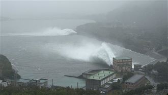 薔琵挾風雨襲台　石門水庫蓄水率破95%