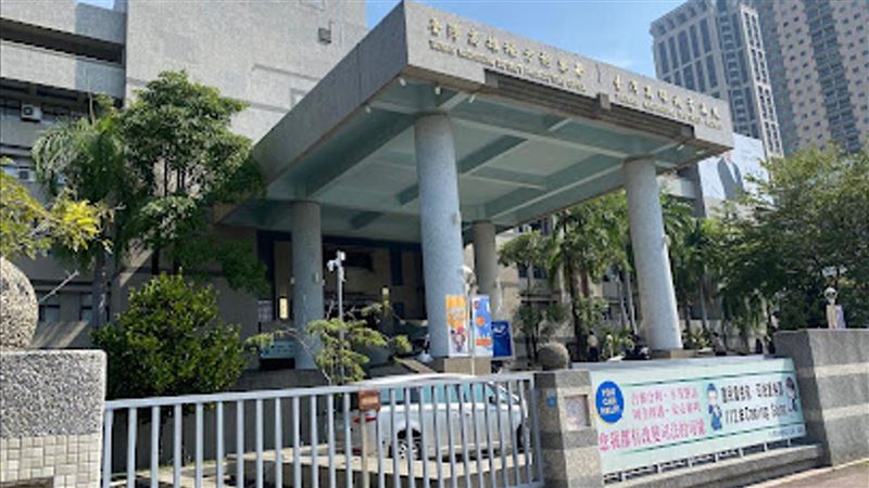 女碩生與教授翻臉　挖外遇醜聞指小三師渣