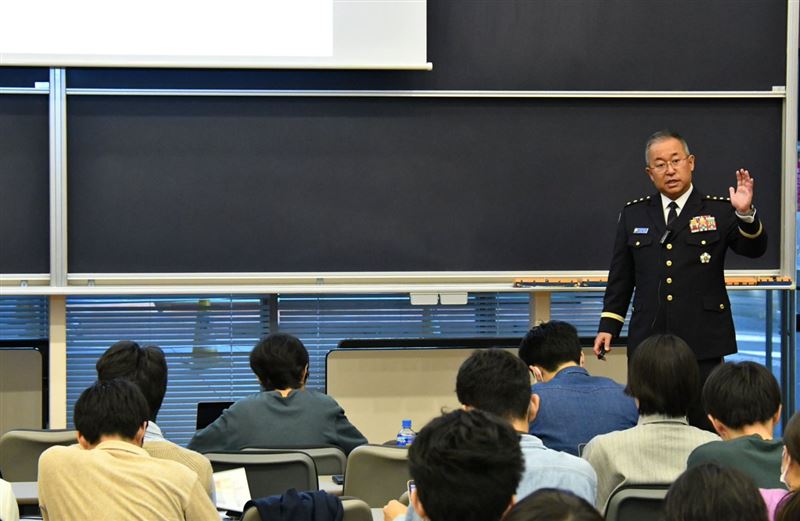 日本防衛大學校校長吉田圭秀:對中競爭底線含第一島鏈。(圖/翻攝自X平台 @jointstaffpa)