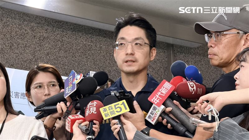 蔣萬安主持薔琵颱風災後復原中心第一次工作會報,會後受訪(圖/記者陳思妤攝影)