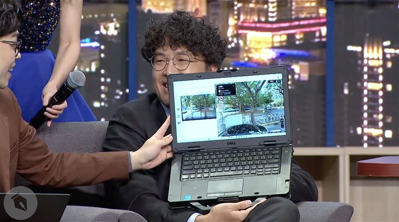 比賽才開始15秒,賀瓏剛打開Google地圖,沈伯洋就已經找到了。(圖/翻攝自STR Network YouTube)