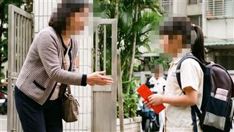 失職母「沒錢吃飯」去學校找女兒討壓歲錢