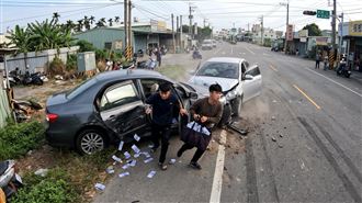 黑吃黑害追撞！男稱養家被打臉原因曝