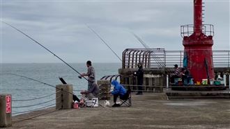 颱風過境衝八斗子海釣　父子遭浪襲1失蹤