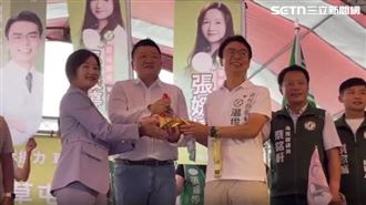 劉柏君贈土地公加持甘蔗　綠營拚草屯勝選