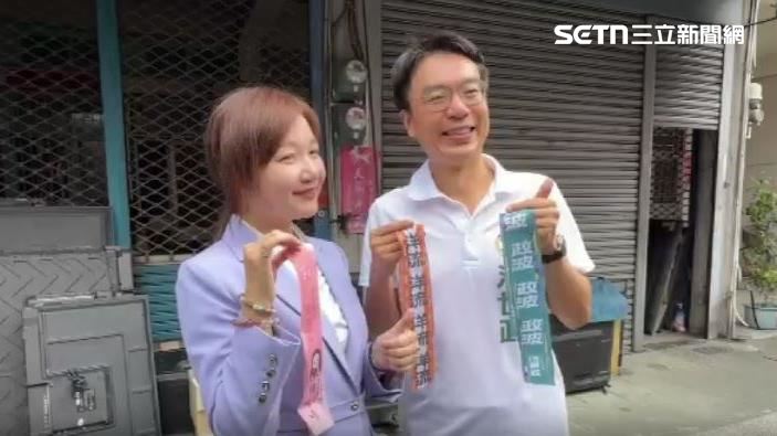 現場還颳起飄帶風