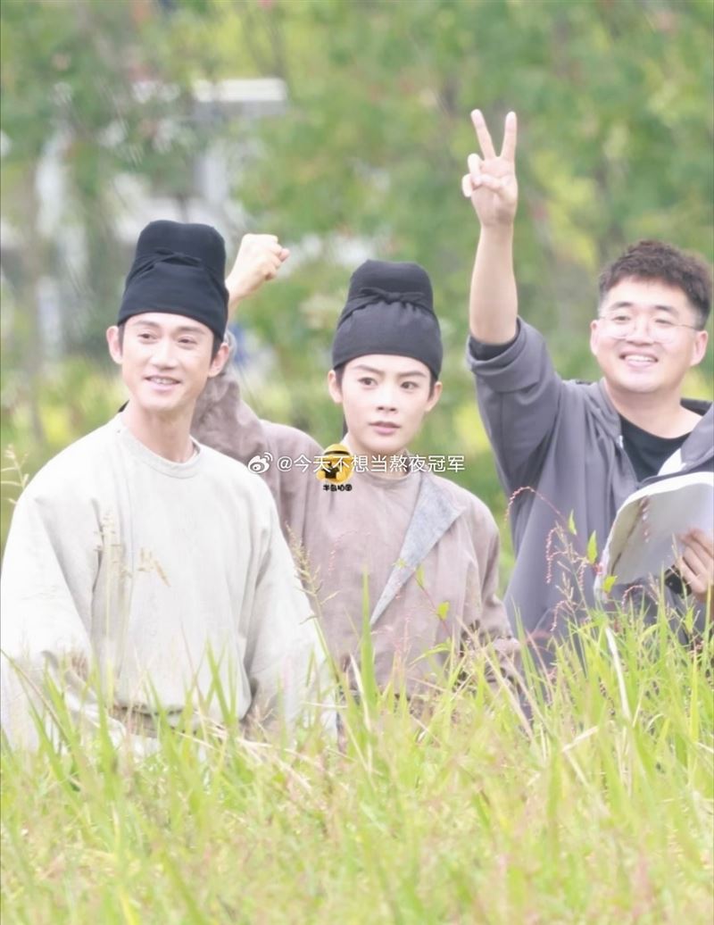 吳慷仁出道19年來首度挑戰古裝劇,與陳麗君、魏哲鳴合作演出《祝姑娘》。(圖/翻攝自微博)
