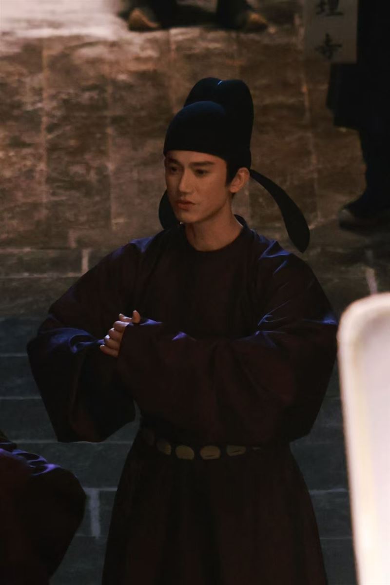 吳慷仁出道19年來首度挑戰古裝劇,與陳麗君、魏哲鳴合作演出《祝姑娘》。(圖/翻攝自微博)