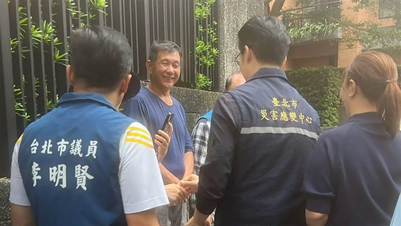 藍營勘災遇陳情喊發2萬！記者看不下去了
