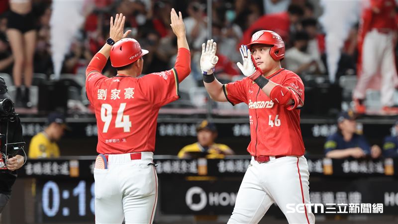 江坤宇2度打蔣銲　劉基鴻開轟味全1分落後