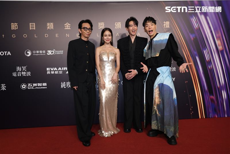 《人生幹大事上山吧！台灣隊》主持群雷艾美、八弟蕭志瑋、黃仕傑、Max楊盛堯、吳佳穎及文姿云一同踏上紅毯。（圖／記者鄭孟晃、田俊彥攝影）