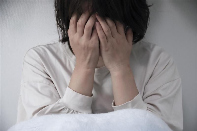 高雄1名獸父竟在短短半年內,3度騎機車載未成年親生女兒到汽車旅館性侵,甚至還用情趣用品。示意圖。(翻攝自pixabay)
