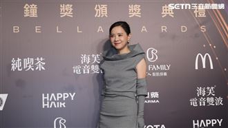曾寶儀全灰套裝亮相　親曝最辛苦難忘場景