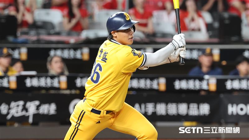 黃韋盛敲勝利打點　平野惠一提醒「多笑」
