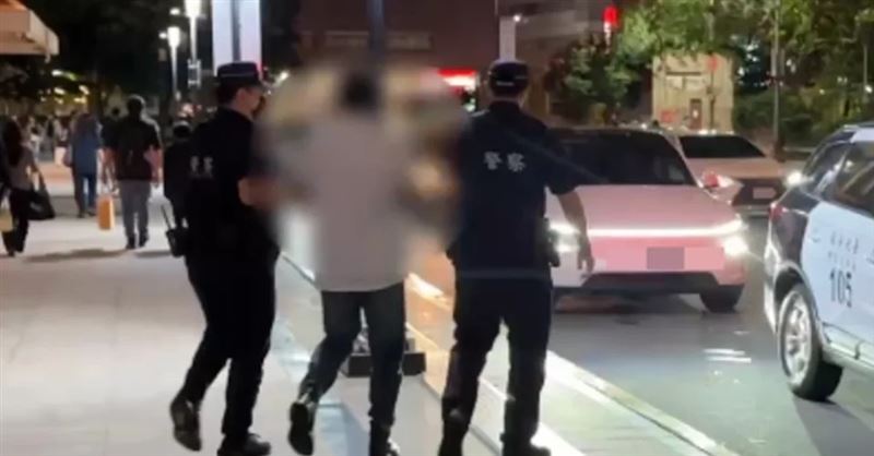 北市男疑票務問題，闖北車值班站欲毆副站長遭逮。（圖／翻攝畫面）