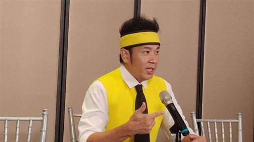 香蕉哥哥得金鐘卻消失　草莓淚崩現身南港