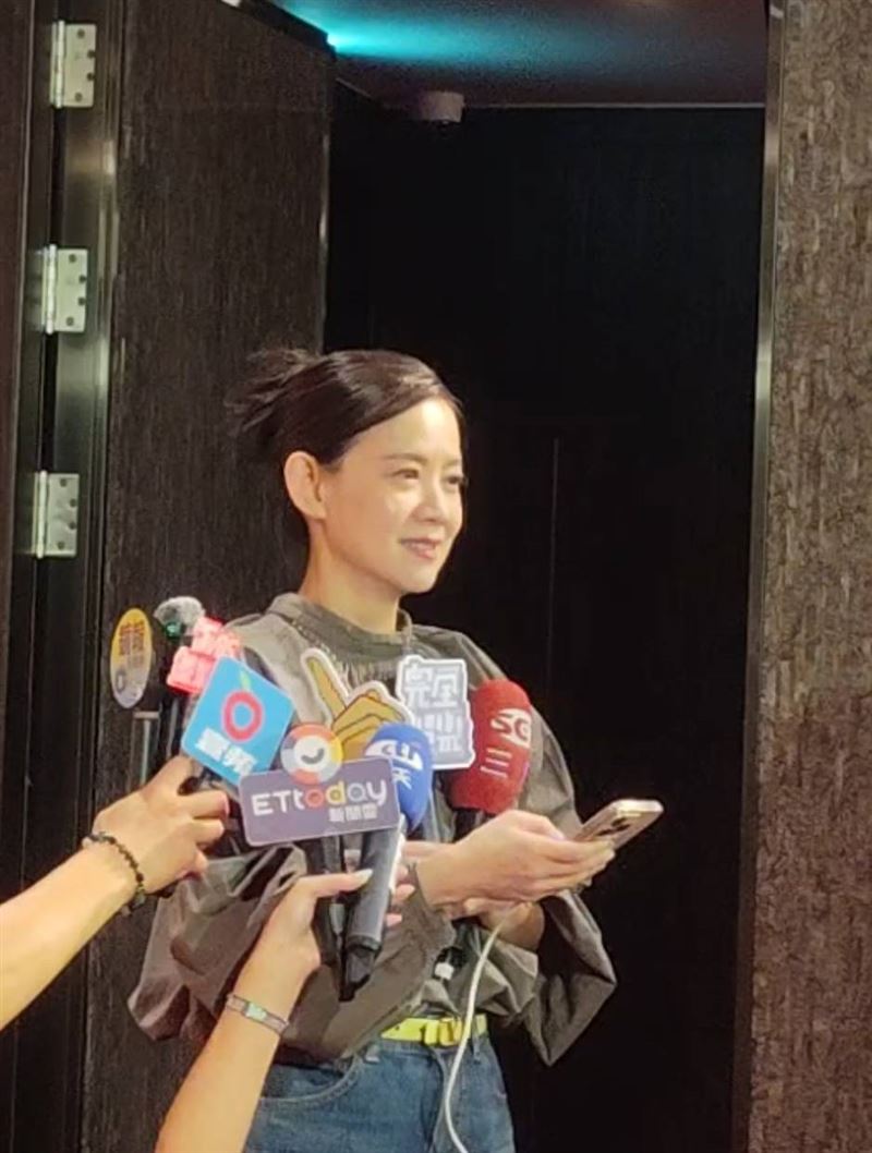 曾寶儀出席慶功。(圖/記者鍾智凱攝影)