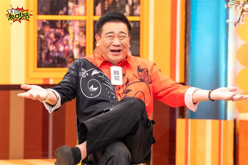 白雲臨場反應模仿陳菊與顏清標。(圖/TVBS提供