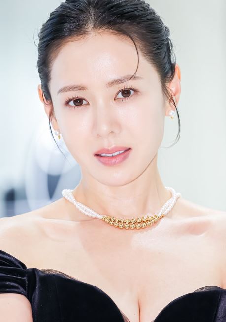 第46屆青龍獎上,孫藝真以驚悚電影《徵人啟弒》斬獲最佳女主角。(圖/翻攝自IG @yejinhand)