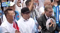 黑西裝去蔣萬安造勢　蔡康永硬被換白外套