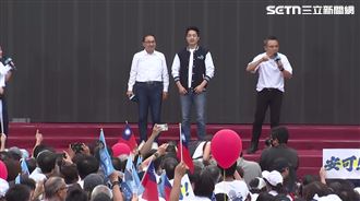 藍天變一片黑　蔣萬安造勢螢幕突故障