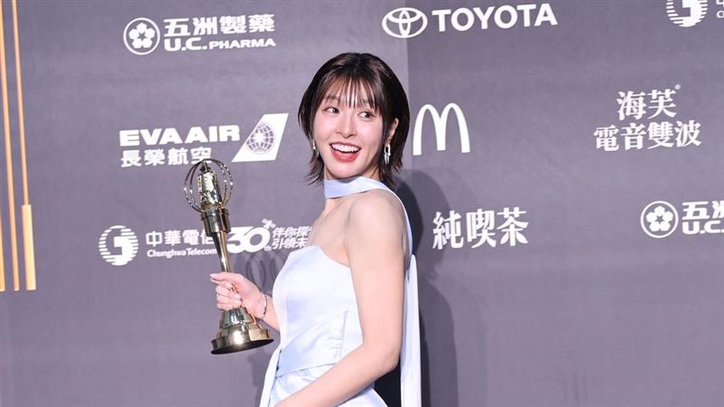 峮峮淚喊「天上的他」：看到了嗎我得獎了