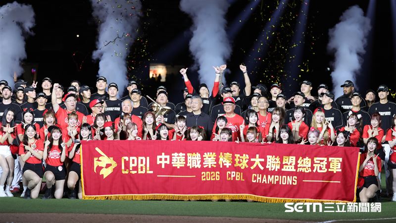 味全龍奪下中華職棒37年總冠軍。(圖/記者劉彥池攝影)