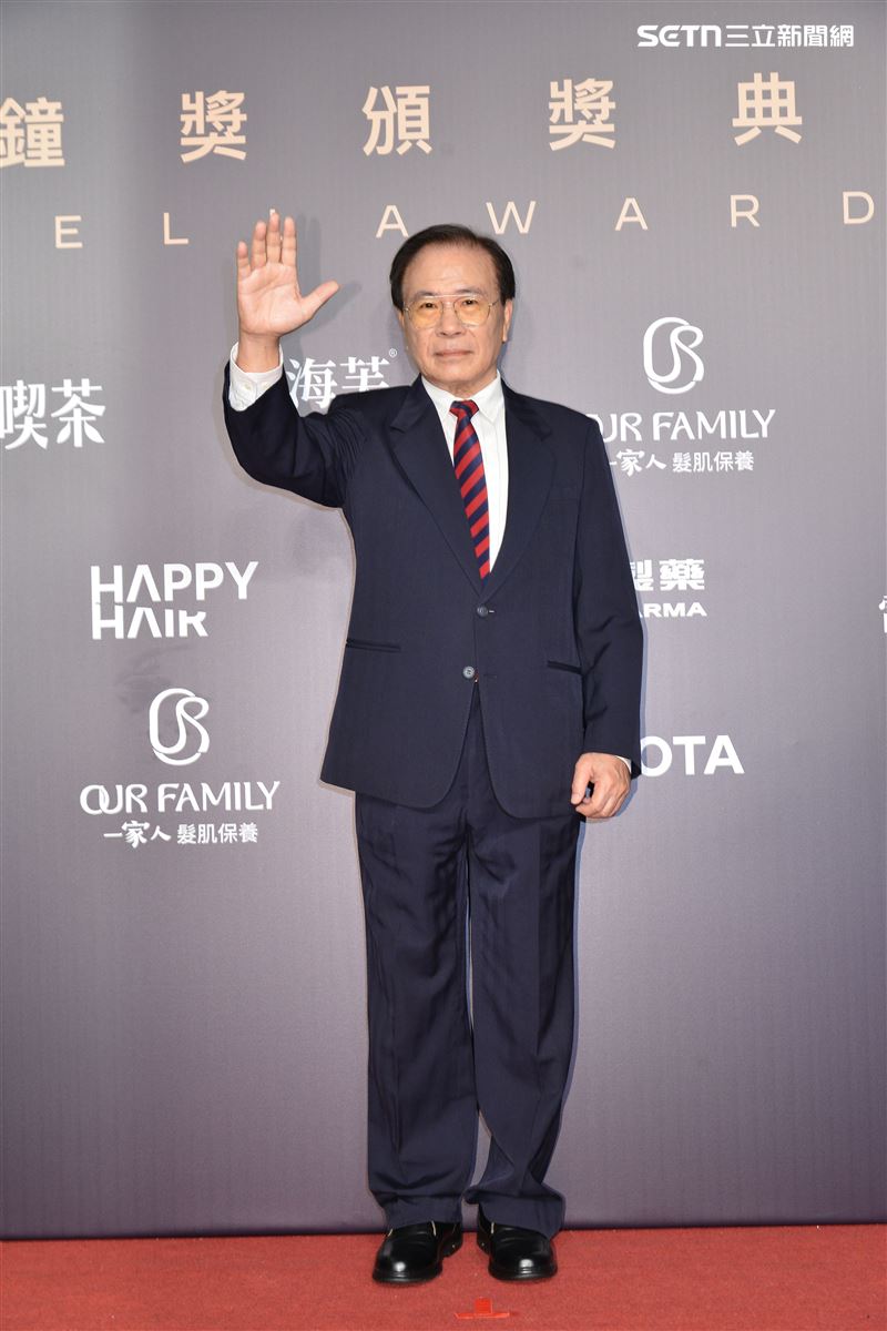 吳進成手繪無數經典,台上深情感謝愛妻支持。(圖/記者鄭孟晃攝影)