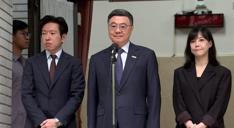韓國瑜批台灣民主「腎虛」　卓榮泰反擊了