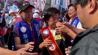 傅崐萁加持　游淑貞喊口號「假牙掉了」