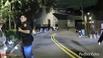 烘爐地練車險擦撞　引爆駕駛與騎士大亂鬥