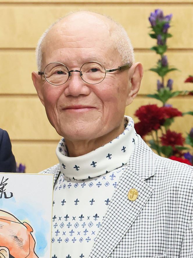日本知名漫畫家千葉徹彌,創作出《好小子》、《小拳王》、《大個子》等多部代表作。圖為千葉徹彌2023年11月現身內閣總理大臣官邸。(圖/攝影:首相官邸ホームページ, flickr CC License 4.0)