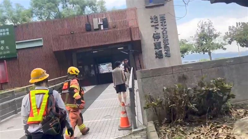 消防隊獲報到場搶救。(圖/翻攝畫面)