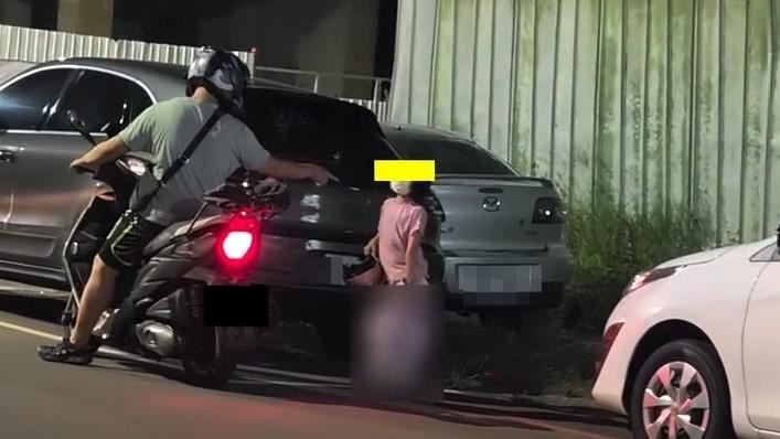 台中狠父當街對國小女童施暴,女童嚇得大哭,不斷發抖。(圖/民眾提供)