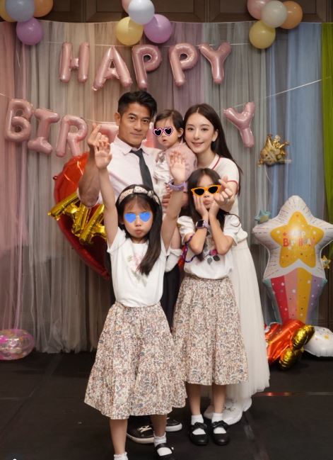 郭富城迎來61歲生日，老婆方媛曬出一家5口慶生照，剛滿1歲的小女兒也難得入鏡，畫面溫馨。（圖／翻攝自方媛IG）