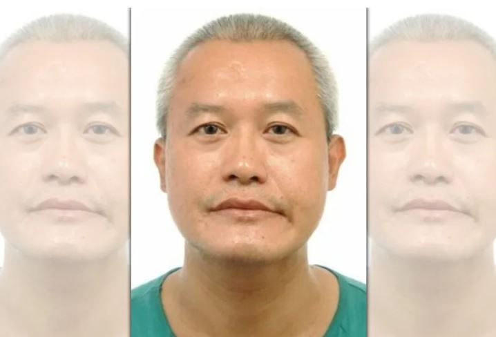 角逐本屆新北市長的無黨籍候選人蘇輝湟,他今現身抽取選舉號次時,向媒體說明「1夫2妻、1妻2夫」政見。(翻攝自選舉黃頁網站)