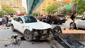 北市路口車禍！休旅車碰撞機車、騎士OHCA