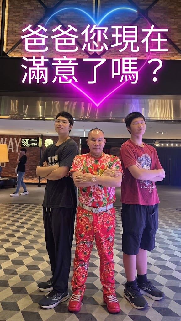 胡漢龑的雙胞胎兒子在短短3個月內,分別暴瘦30公斤與20公斤。(圖/翻攝自啟德機械起重工程-股公司臉書)