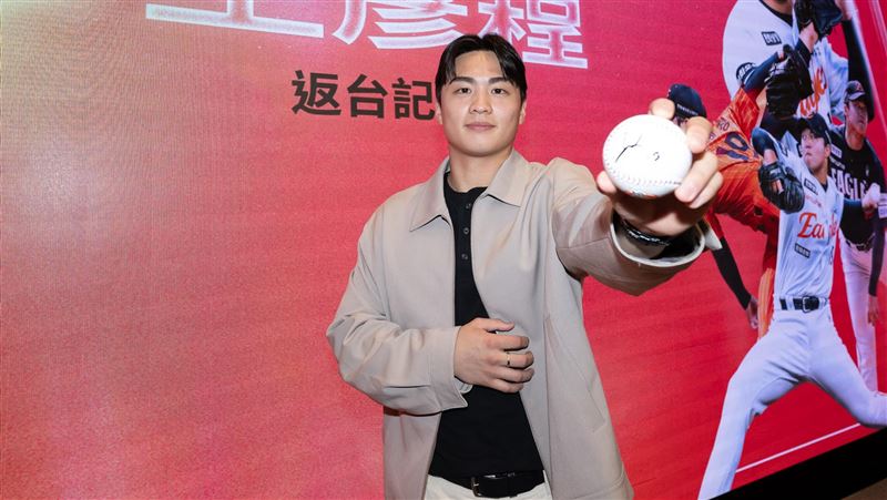 亞外身份續約韓媒都抱屈　王彥程謙虛回應