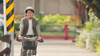 沈伯洋最新形象片　神祕大咖現身感動萬人