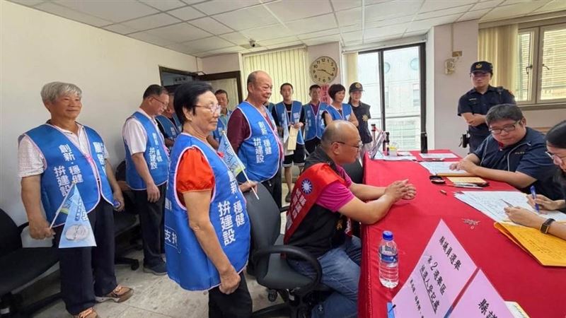 彰化縣花壇鄉鄉長顧勝敏,轉戰參選彰化縣第一選舉區縣議員,今天上午抽中8號,未料因涉圖利罪,遭法院判刑。(圖/翻攝臉書)