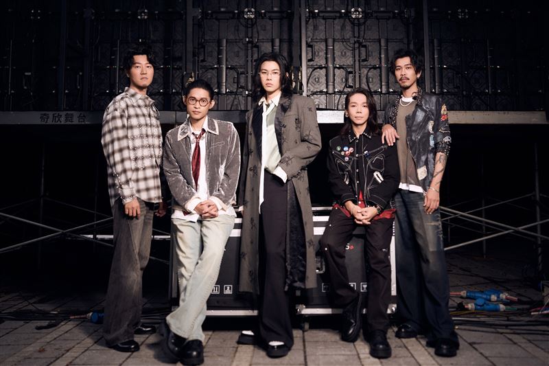 麋先生今年5月舉辦「大馬戲團」演唱會,如今推出紀錄影像。(圖/相信音樂提供)