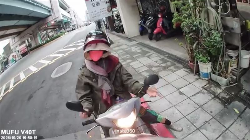 市民大道逆向行駛！婦人喊：你借我過一下
