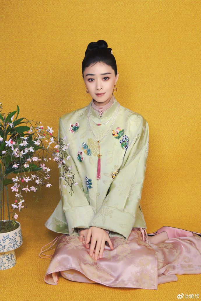 蔣欣憑《後宮甄嬛傳》「華妃」一角紅遍兩岸三地。（圖／翻攝自微博 @蒋欣）